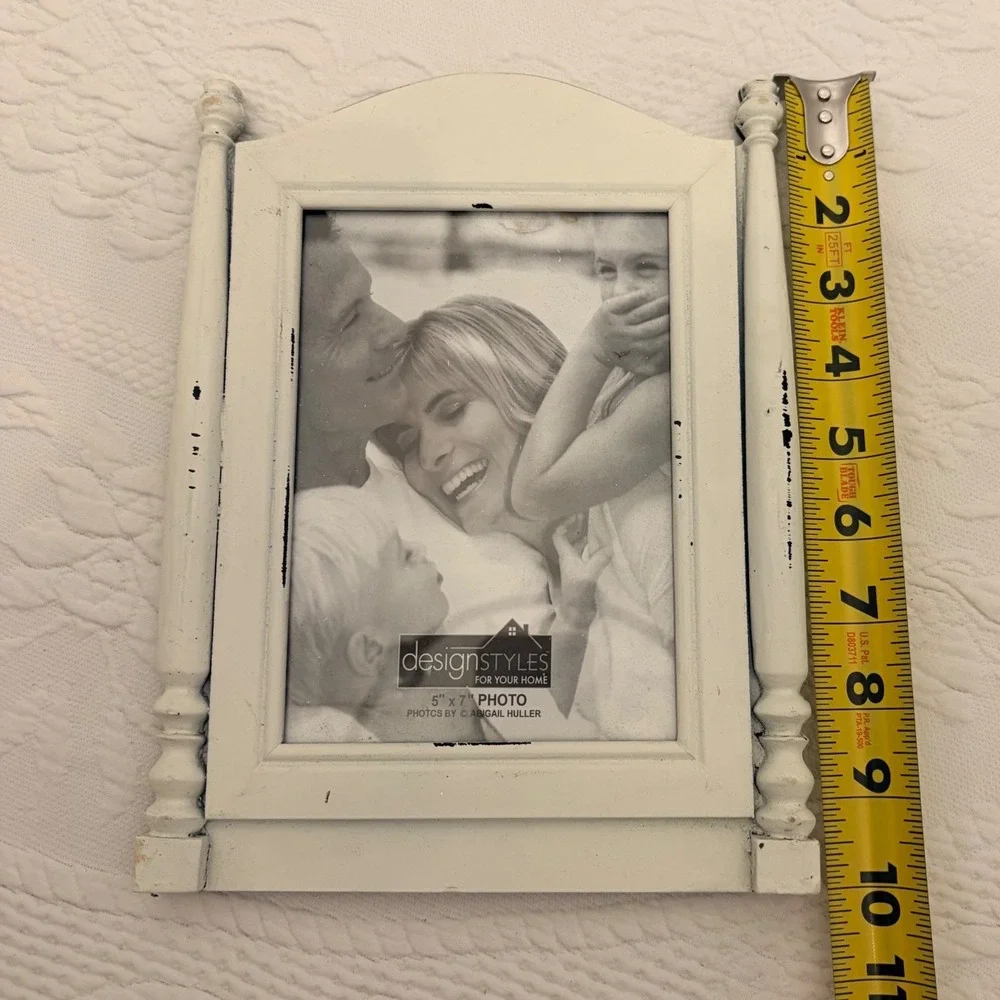DesignStyles White Distressed Wood 5x7 Photo Frame Spindle Farmhouse Cottage